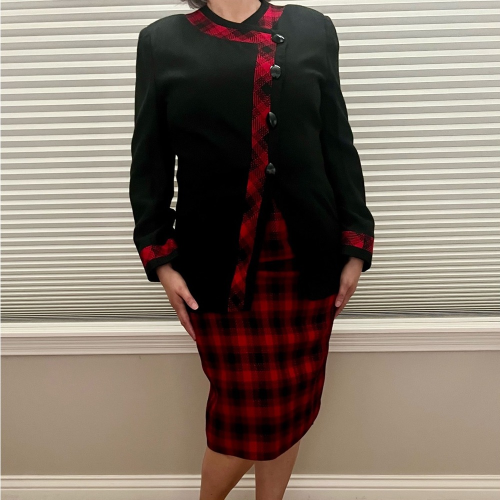 90’s j.gallery 2 piece Womens suit. Fall/Winter wear. Size 12